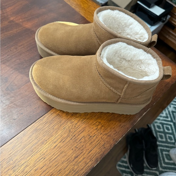UGG Shoes - Ugg
